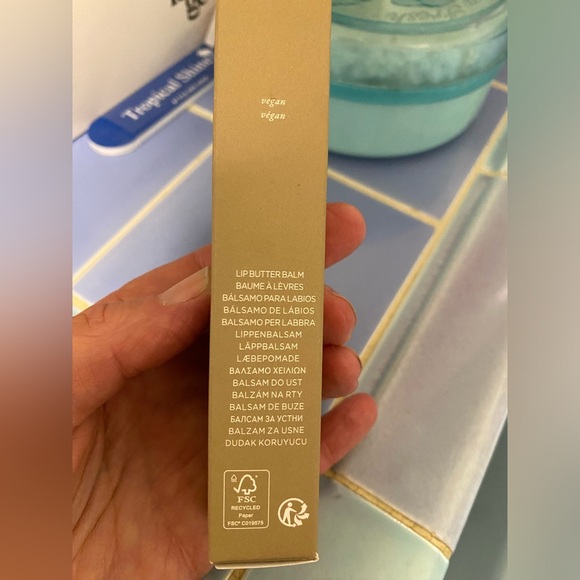 NWT Sunmer Fridays Vanilla Lip Butter Balm - Picture 4 of 4